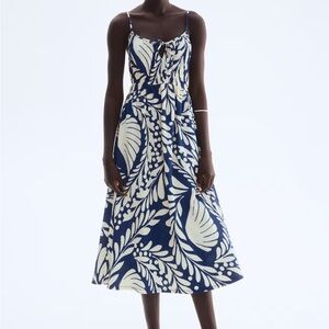 Crinkled Tropical Print Dress